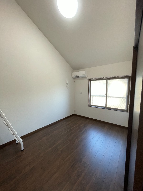 ティーリミテッド2階 内観