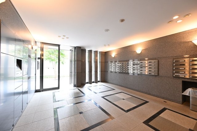 ルーブル練馬参番館3階 エントランス