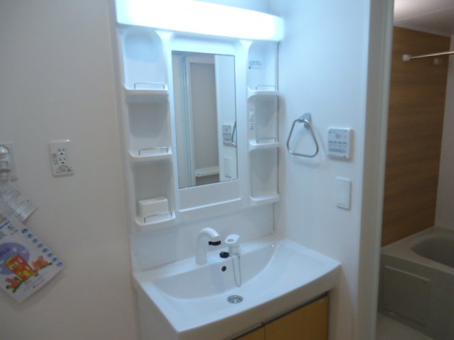 ウイングコート 洗髪洗面化粧台