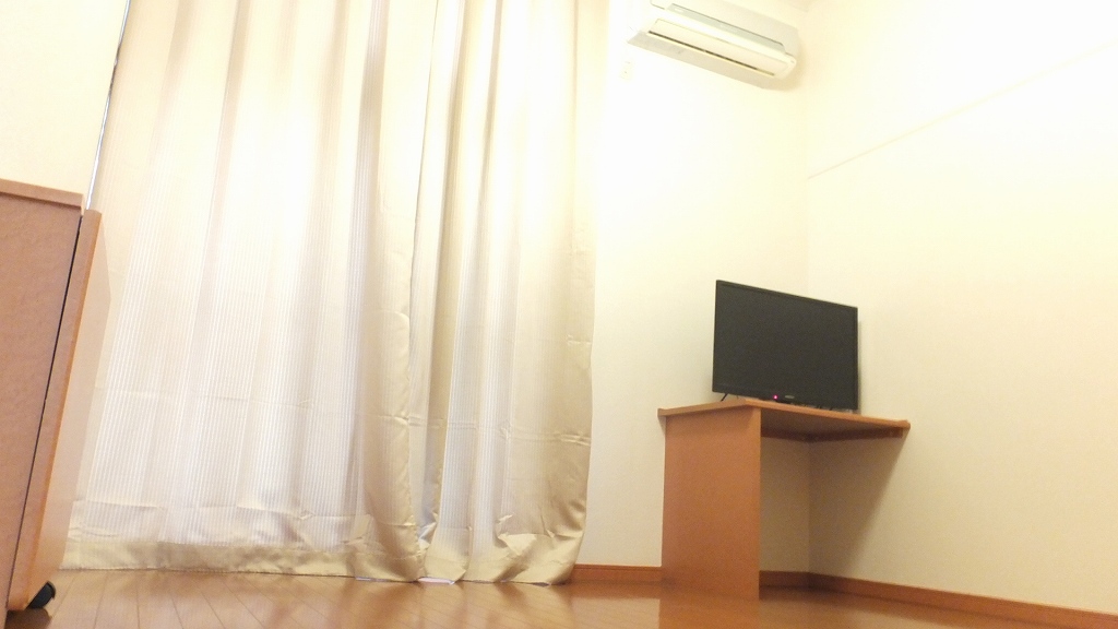 レオパレスサンセリテ上之 1Fの床面は、フローリングです。