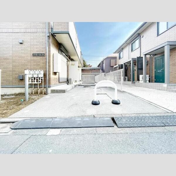 ファミーリエ　B・C　C 駐輪場