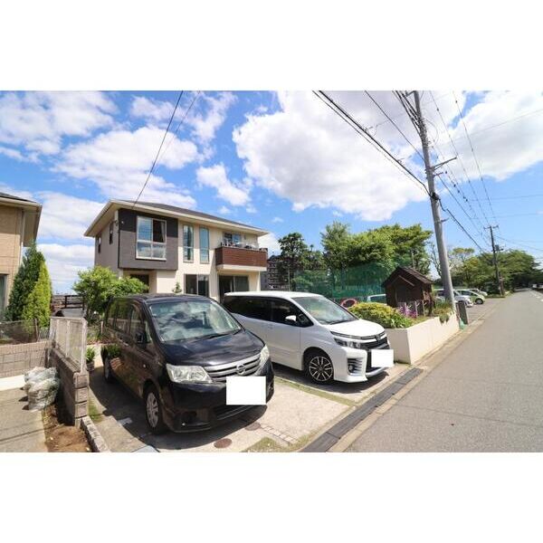 フォレストハウス緑台 駐車場