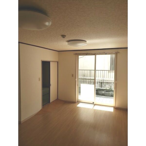 ブルーメ花畑73 リビング