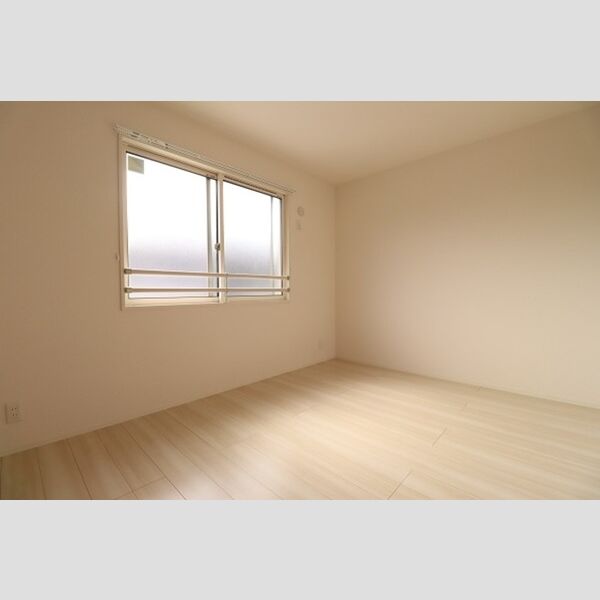 ソレイユ三原台　A202号室 西側洋室