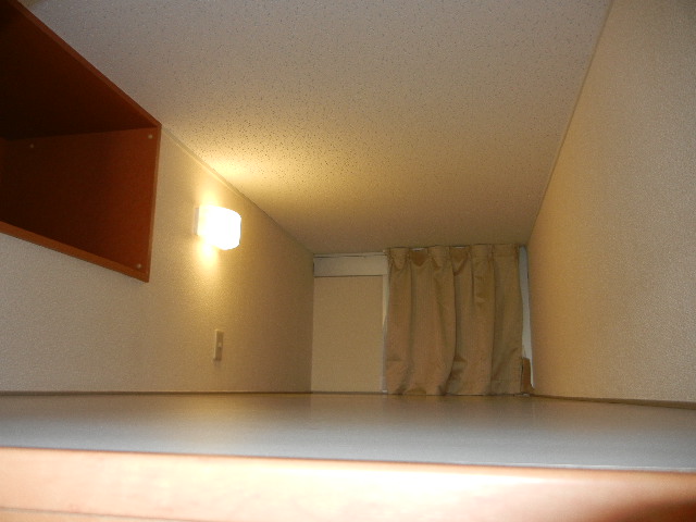 レオパレス彩Ⅱ301号室 ロフト