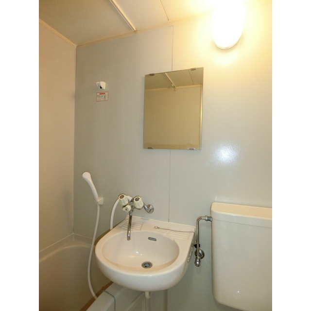 メゾンポンムＡ107号室 同建物別部屋の参考画像