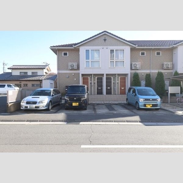 MTアーバンコート 駐車場