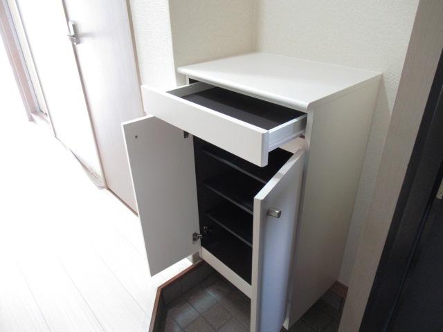 コンフォース喜 玄関