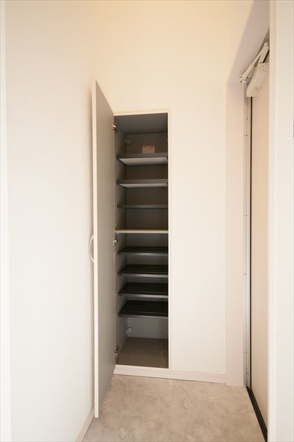 シャンティ道場北 シューズボックス