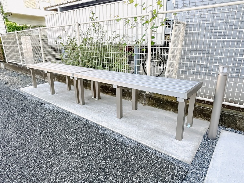 アイビスコートⅡ1階 ベンチ