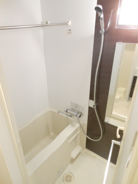 ガーラ・ヴィスタ横濱西口7階 浴室乾燥機付きのバスルーム