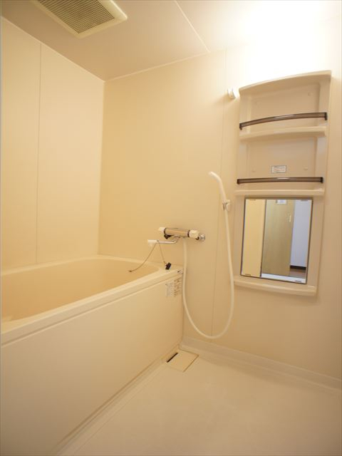 椎の実ハイツ0506号室 きれいなお風呂です