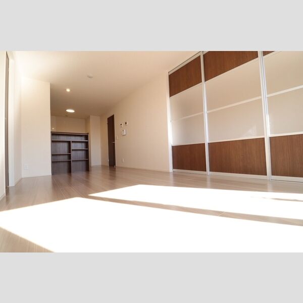 ブラウンヒルズ LDK13.3帖