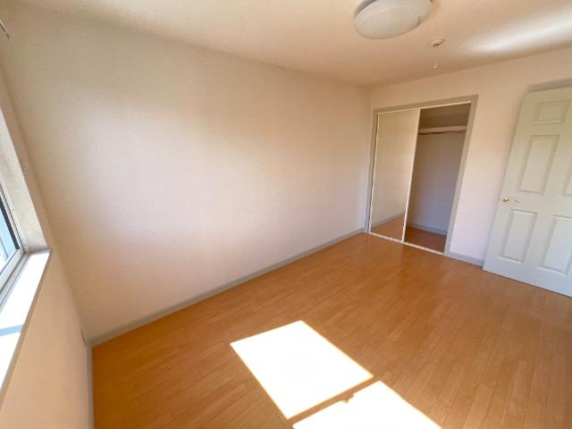 サンタプレイス201号室 洋室