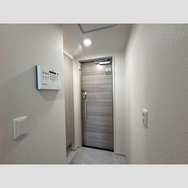 セレスティア六町Ⅱ301号室 玄関