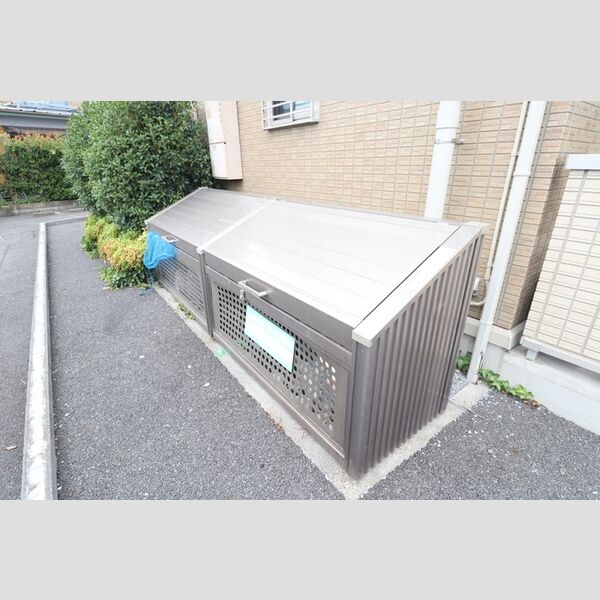 ベル八潮102号室 ゴミ置き場