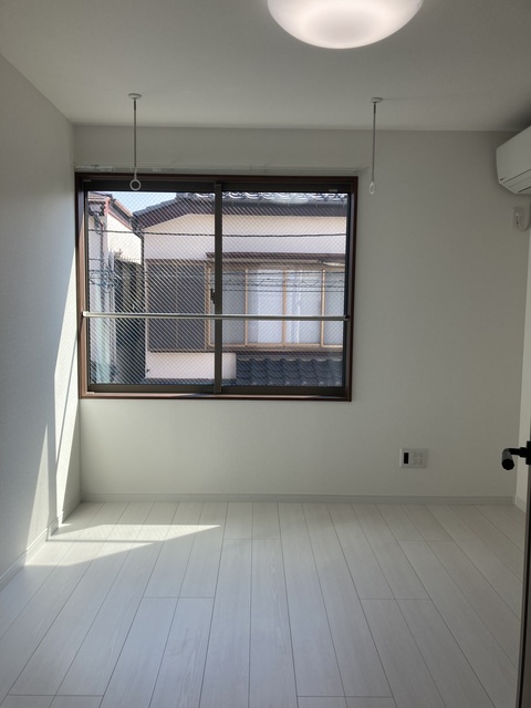 ＰＩＮＥＳ平和台0201号室 リビング