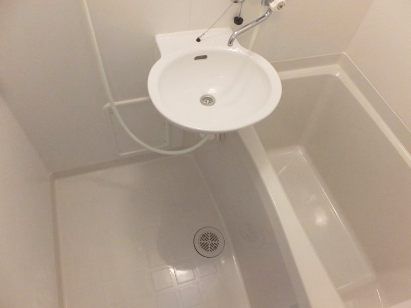 レオパレスレグルス107号室 浴室換気乾燥機付きで洗濯物も乾きます