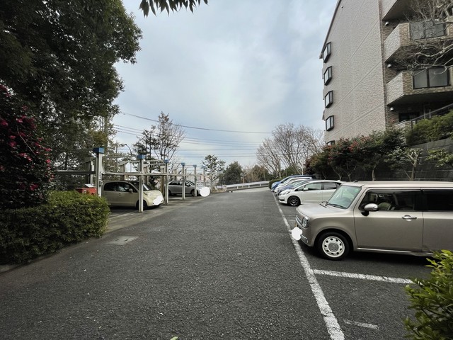 鵜野森グリーンヒルズ 駐車場