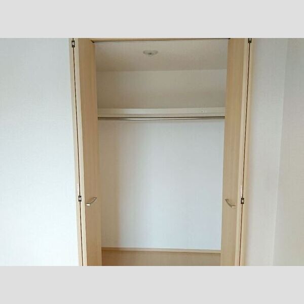 レイクガーデン305号室 収納