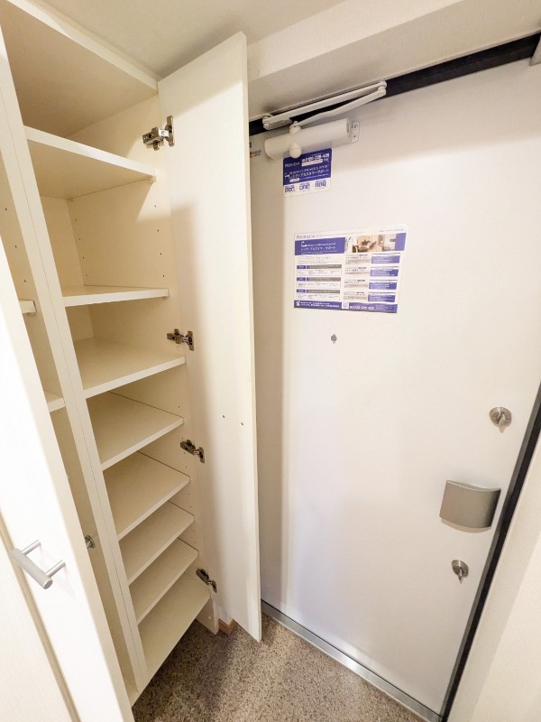 レジディア中村橋 玄関