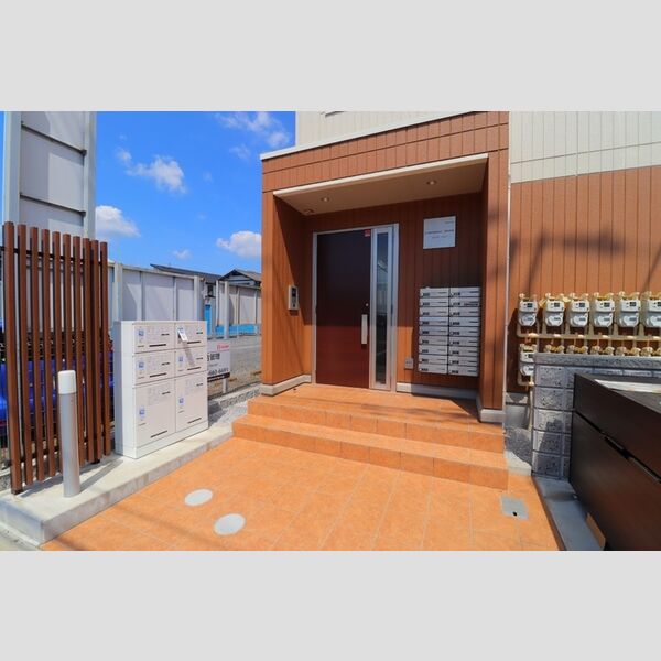 ルミナス ハイム203号室 エントランス