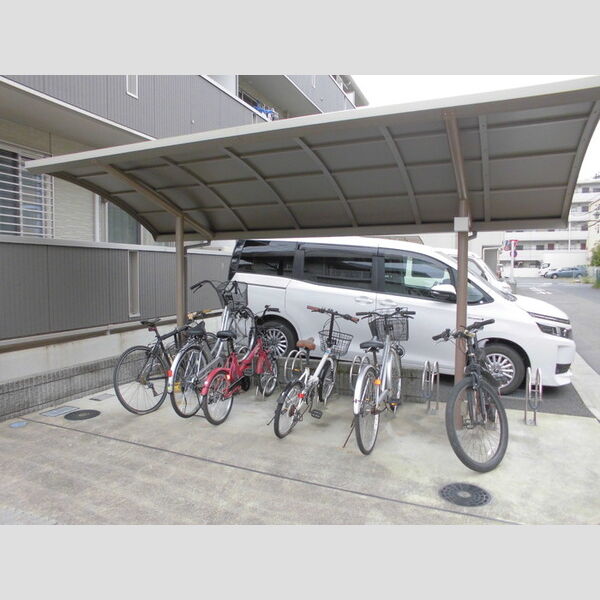 ソラーレ105号室 駐輪場