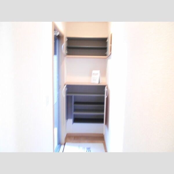 シャルマン　ドミール　A102号室 シューズボックス