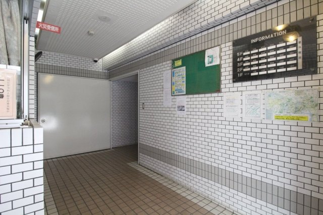 ホーユウコンフォルト神奈川新町 エントランス