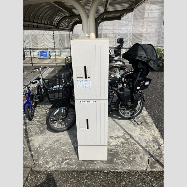 サンパレス青梅 宅配ボックス