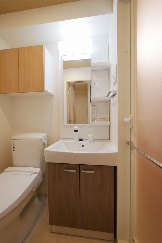 グランヴァンプレミアムイースト川口2階 同建物別部屋の参考画像