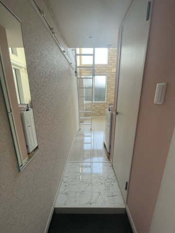 ユナイト能見台ハリマオ105号室 玄関