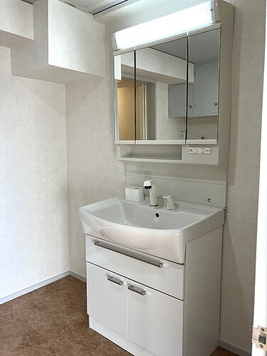 ドミール五番町11階 洗面所