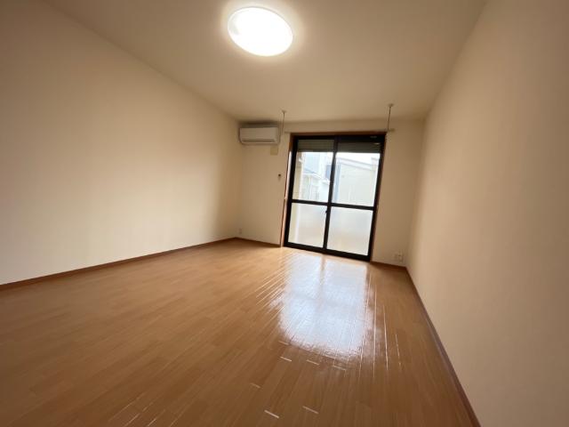 サニーヒル 洋室