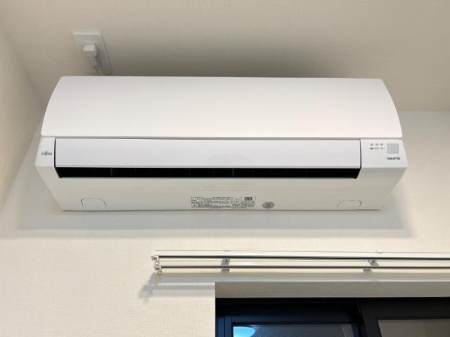 ビレッジ高坪Ⅳ205号室 エアコン