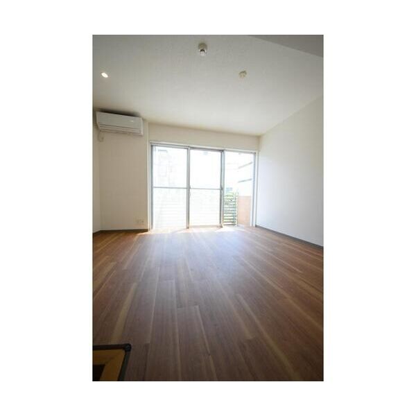 ヒマラヤ杉Apartment リビング