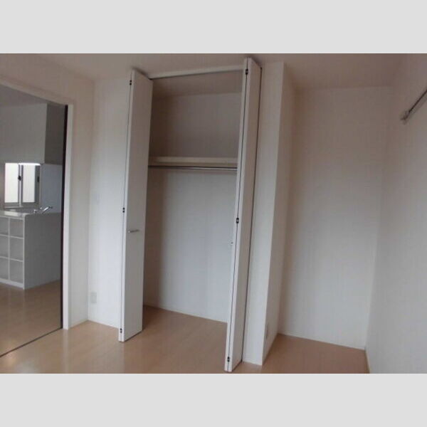 エーデルハイム　B201号室 リビング横の洋室収納
