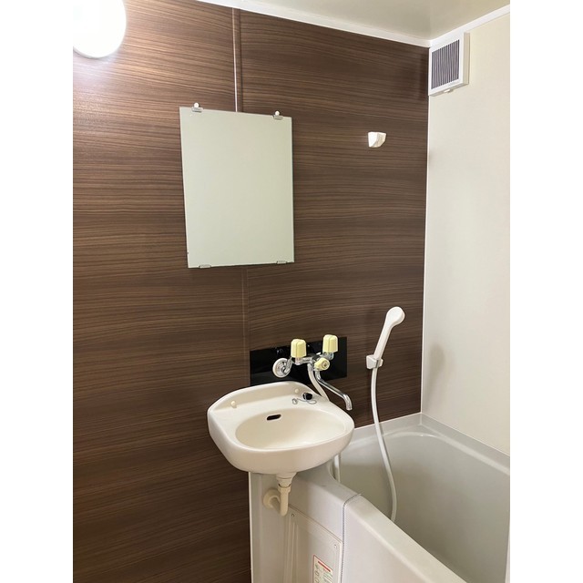 メゾン榎木町301号室 浴室