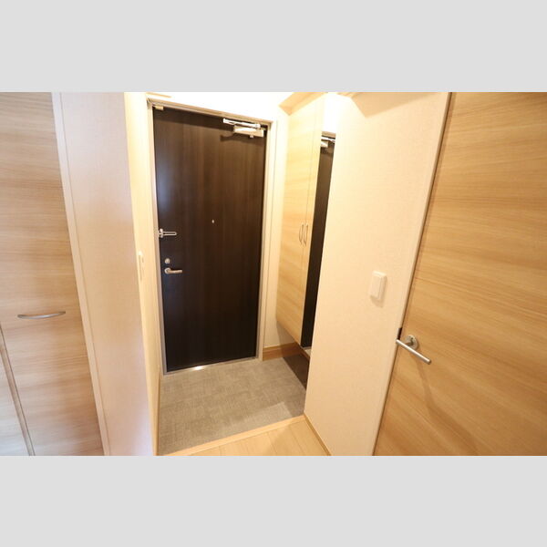 アーサー105号室 玄関