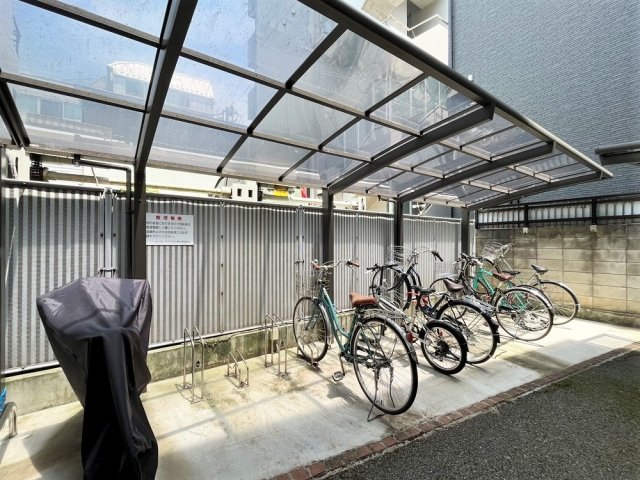 ライオンズプラザ上野毛2階 駐輪場