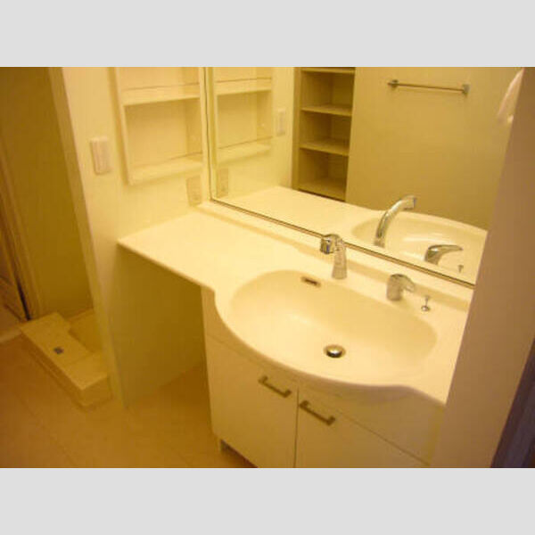 ジュネスタウン103号室 広くて使いやすい洗面台