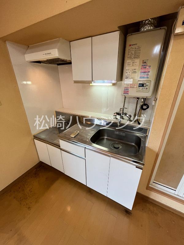 タキガサキビル キッチン