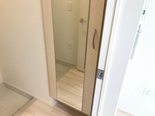 Ｐｈｉｌｉｐｐｅ　Ｃｈａｔｒｉｅｒ（フィリップ　シャトリエ） 下駄箱