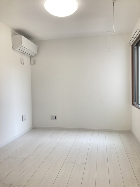 ＰＩＮＥＳ平和台 リビング