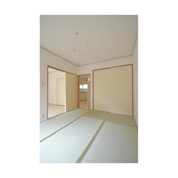 エステートピアグリーン西山A103号室 リビング