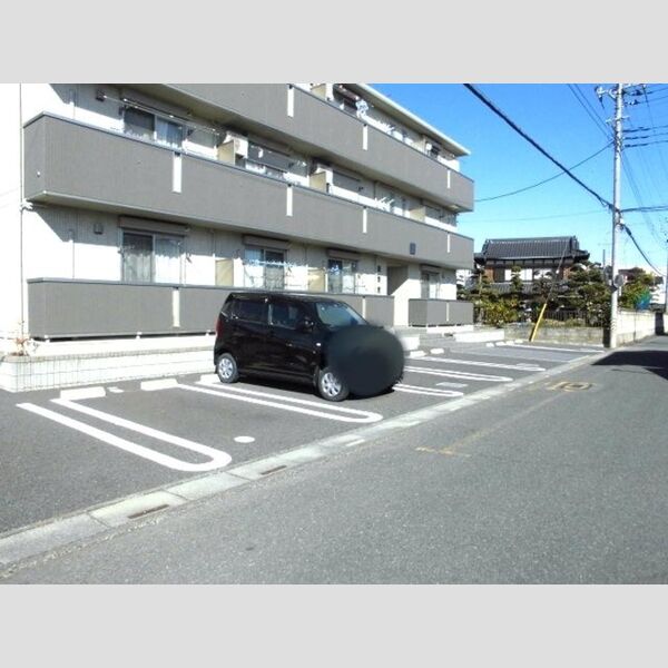 Sky ルーム　Ⅲ303号室 駐車場