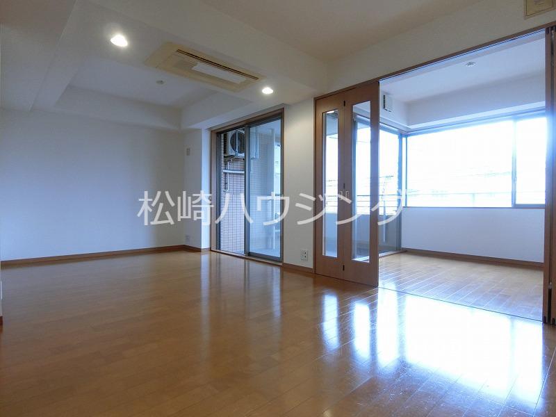 ディアクオーレ中野文園 リビング