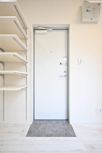フォレスト西新井1階 玄関