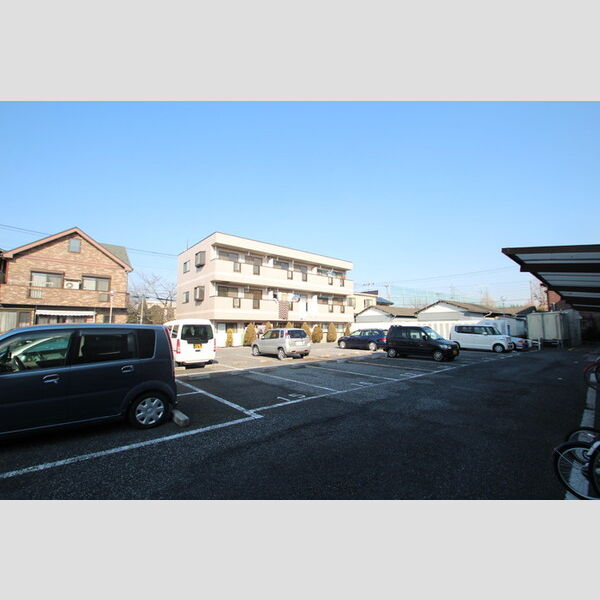 コーワレジデンス　弐番館 駐車場