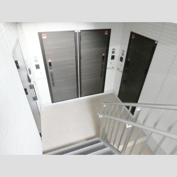 グランエスポワール203号室 2階共用部